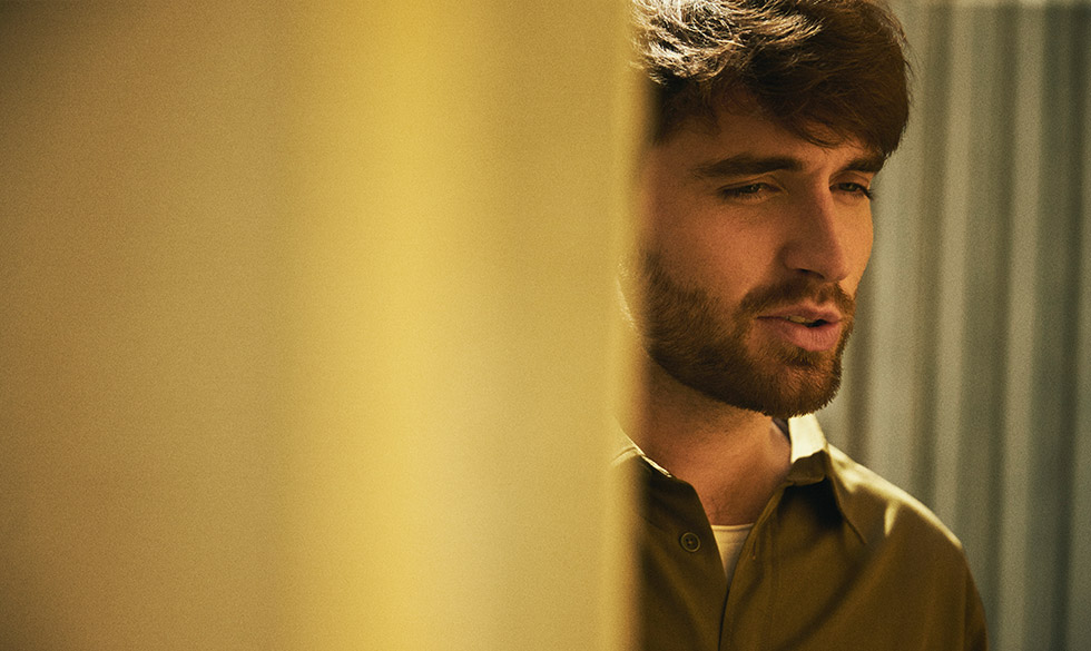 Malte Ebert tog røven på hele Danmark med Gulddreng-personaen. Nu er han tilbage med nyt musikalsk udspil - som sig selv. Malte Ebert: ”Gulddreng købte mig et bedre studie og en bedre kontrakt”