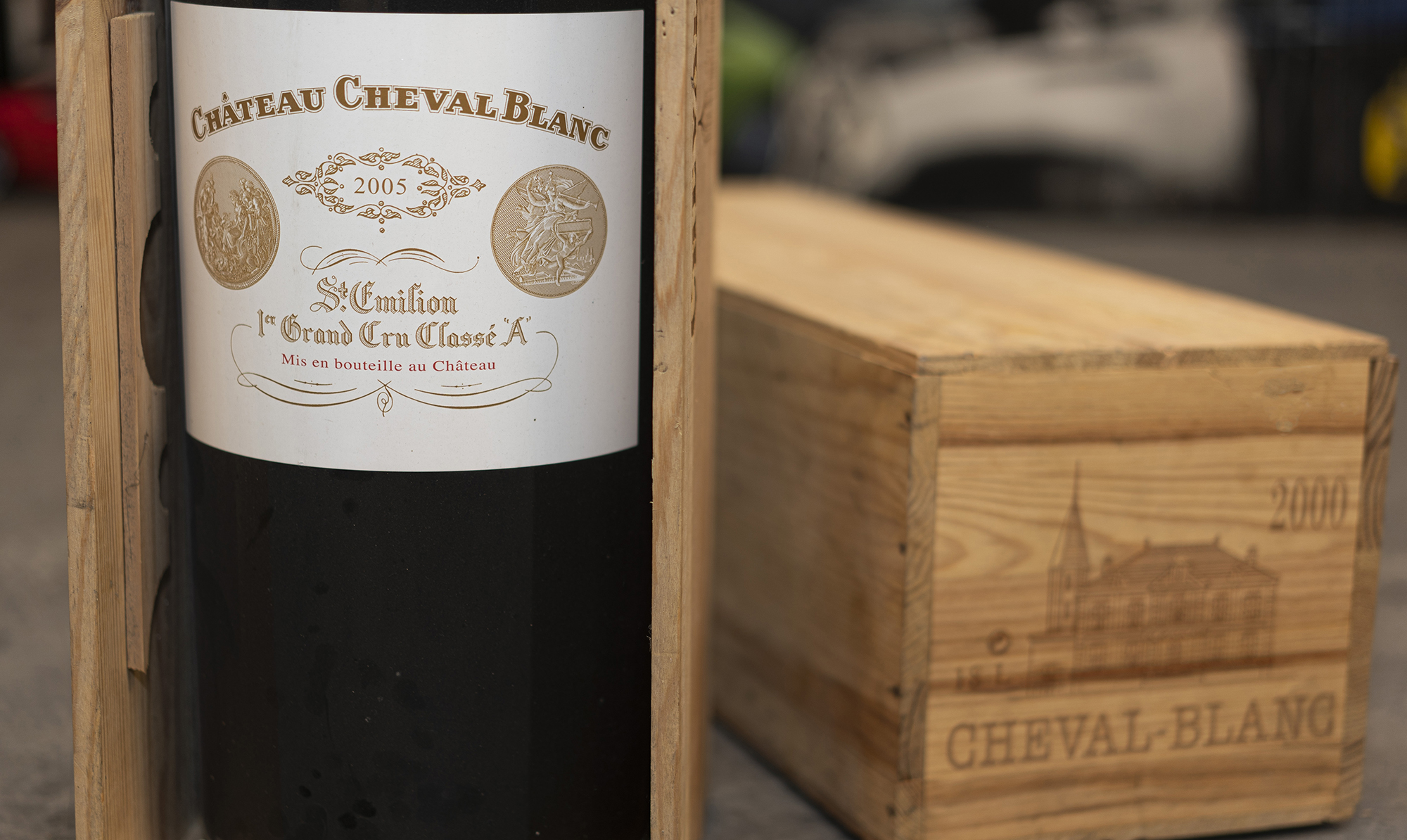 Château Cheval Blanc 2005 og 2000. For én million kroner kan du tilføje disse to vine i din samling