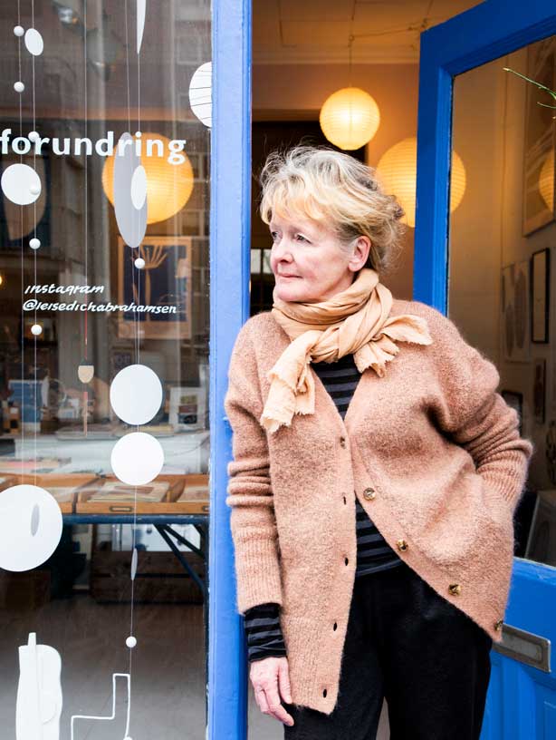 Leise Dich Abrahamsen arbejder som kunstner og designer og har bl.a. designet ting for Ferm Living.