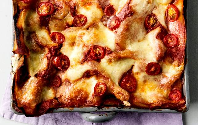 Squash-ricotta-lasagne med spicy tomatsauce Squash-ricotta-lasagne med spicy tomatsauce