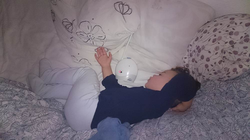 Connor er faldet i søvn, men kun fordi mor hver aften gennemfører OL for ninja-mødre. Foto: Privat Søvn