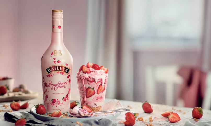 Lav en skøn dessert med den skønne Baileys Strawberries & Cream... Strawberry Short Cake med Baileys