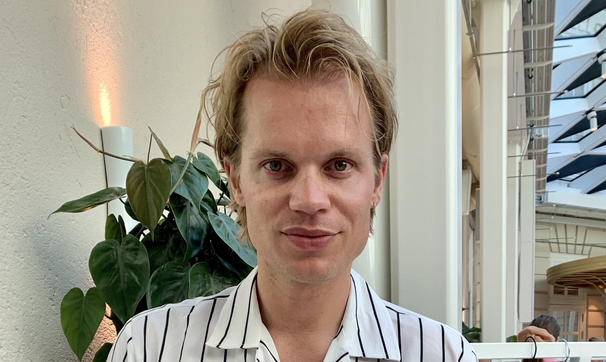 Søren Le Schmidt hylder 90’erne, diversitet og bæredygtige i hans SS21-kollektion ved Copenhagen Fashion Week. Søren Le Schmidt