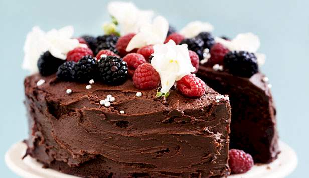 Chokoladekage med Kahlua og cremet chokolade-frosting Chokoladekage med chokoladefrosting og kahlua opskrift