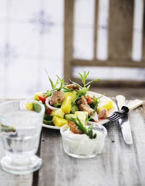 Tunsalat med ananas og bacon