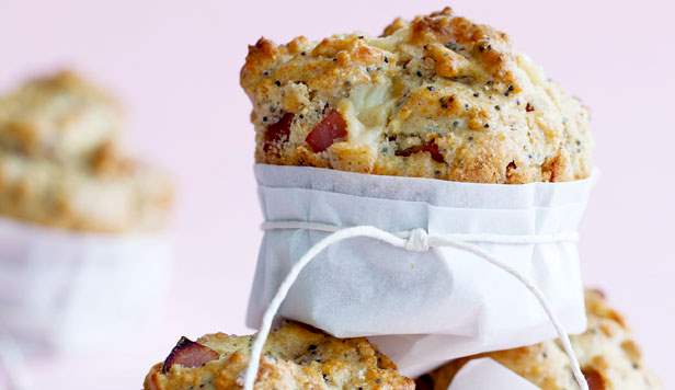 Muffins med ost og skinke Opskrift på muffins med ost og skinke