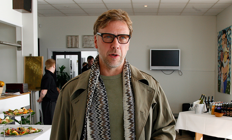 Den svenske skuespiller Mikael Persbrandt har netop sendt sin selvbiografi på gaden i dansk oversættelse under navnet "Som jeg husker det". Mikael Persbrandt