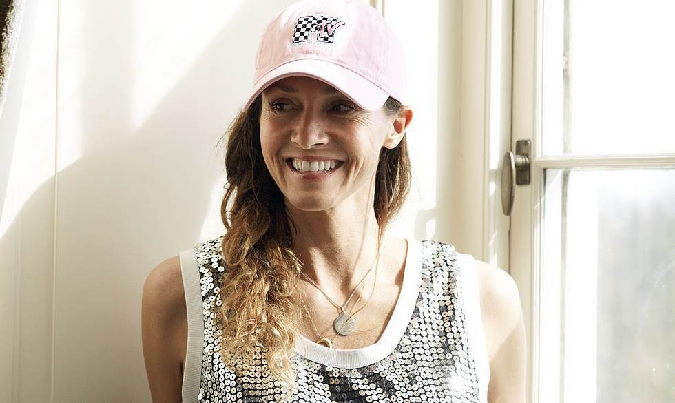 Palliettop fra LA og kasket fra Urban Outfitters. Sarah Zobel stil