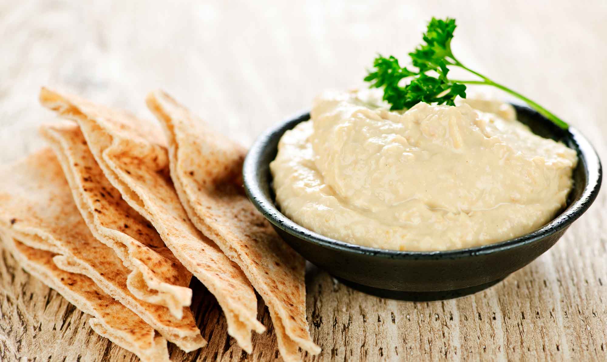 Pitaer med hummus og stegte squash Pitaer med hummus og stegte squash