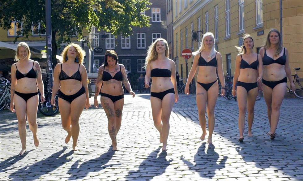 Katrine Gisiger og de seks kvinder har et klart budskab med videoen. Video om kropspositivisme