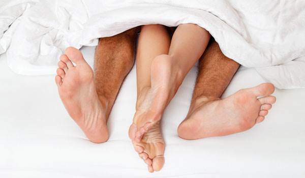 Hyppig sex giver både pænere hud og færre forkølelser, så der er god grund til at slå sig løs på lagnerne. Foto: Colourbox Sex