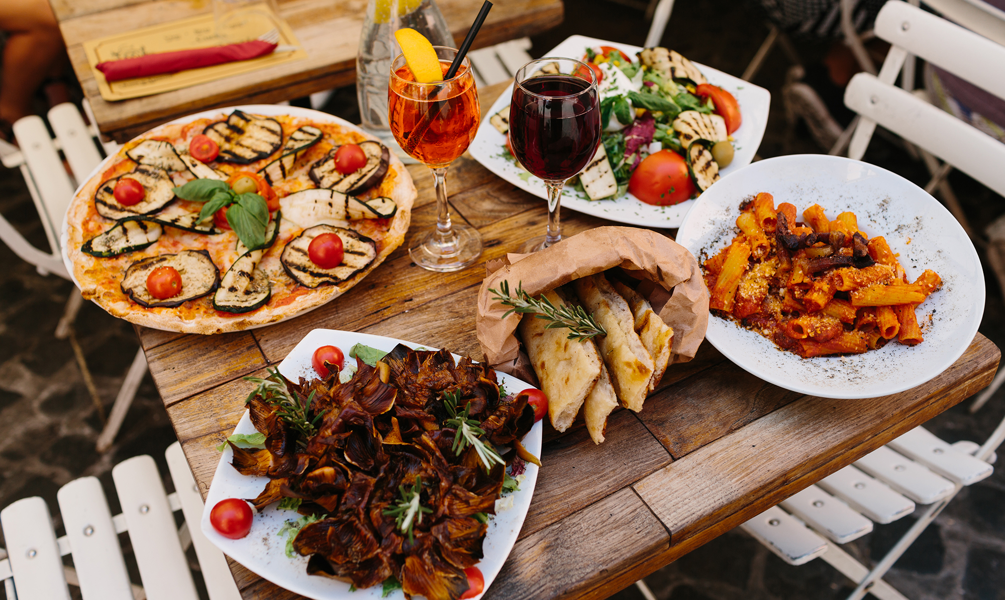 Få en anderledes madoplevelse i romantiske Rom. Bedste restauranter og spisesteder i Rom