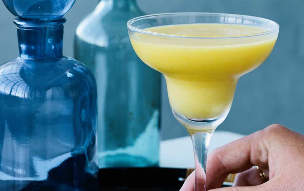 Lækker sjus med modne ferskner & tequila. Skøn margarita med fersken