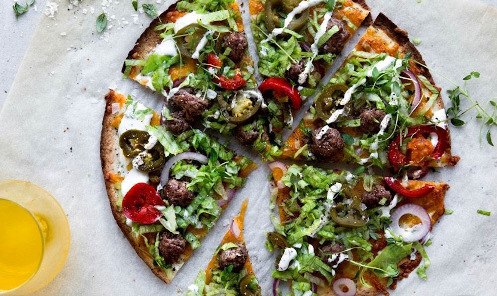 Nem pizza på tortillas. Nem pizza på tortilla