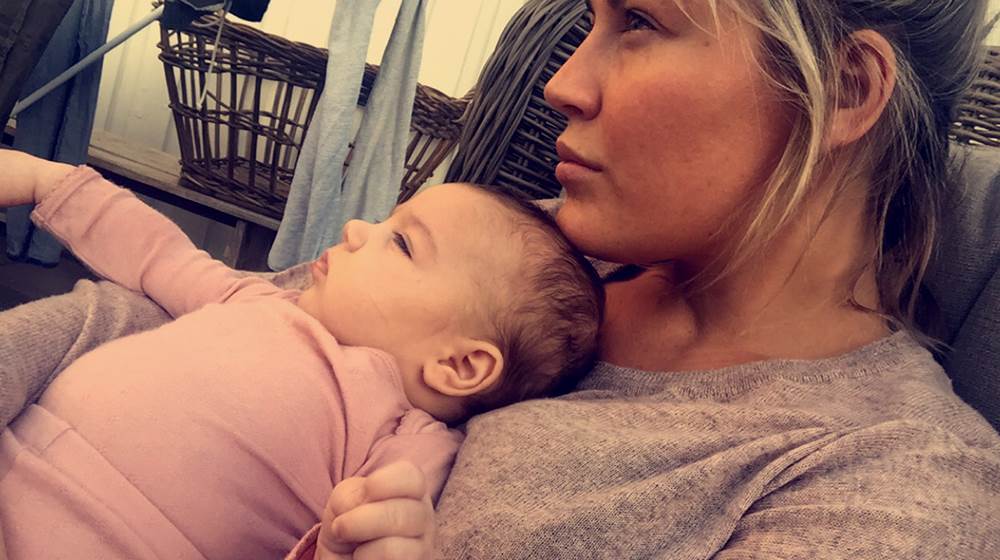 Lille Josephine er et nemt barn, som ikke berøver sin mor alt for meget søvn. Amalie Szigethy om graviditet, fødsel og moderskab