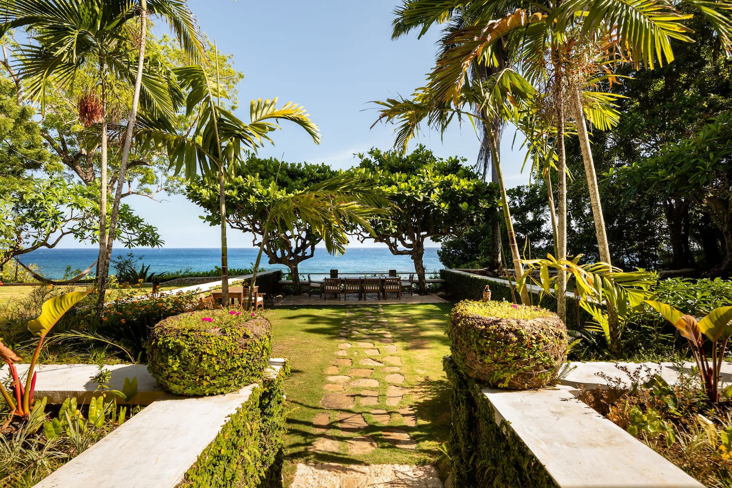007-ian-feming-villa-terrasse.jpg