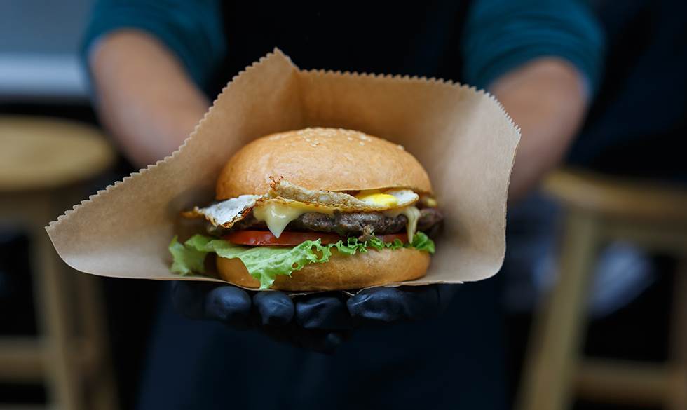 Der er både snaskede burgere og de lidt sundere alternativer på redaktionens liste. Take Away