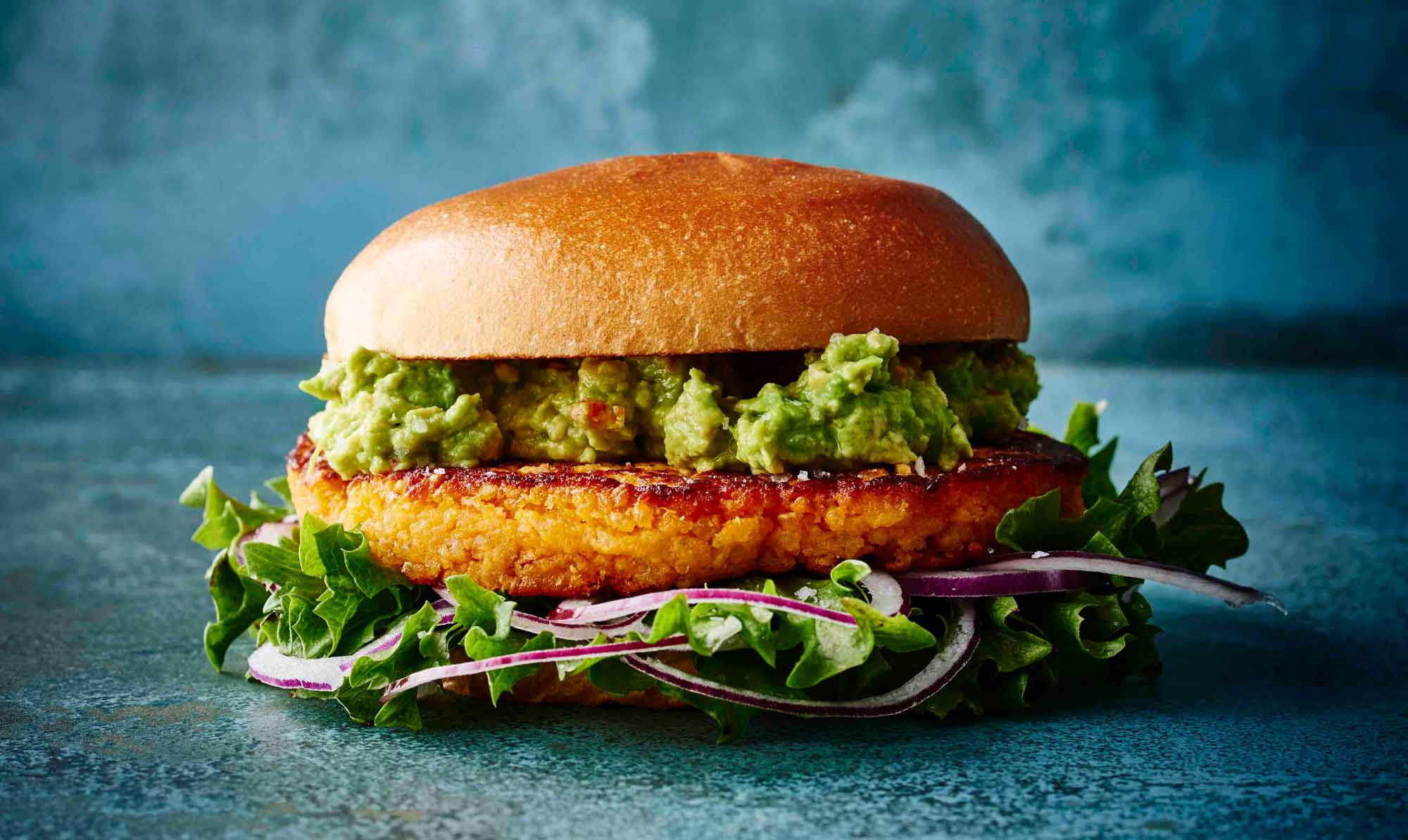 Vegansk burger med quinoa og søde kartofler