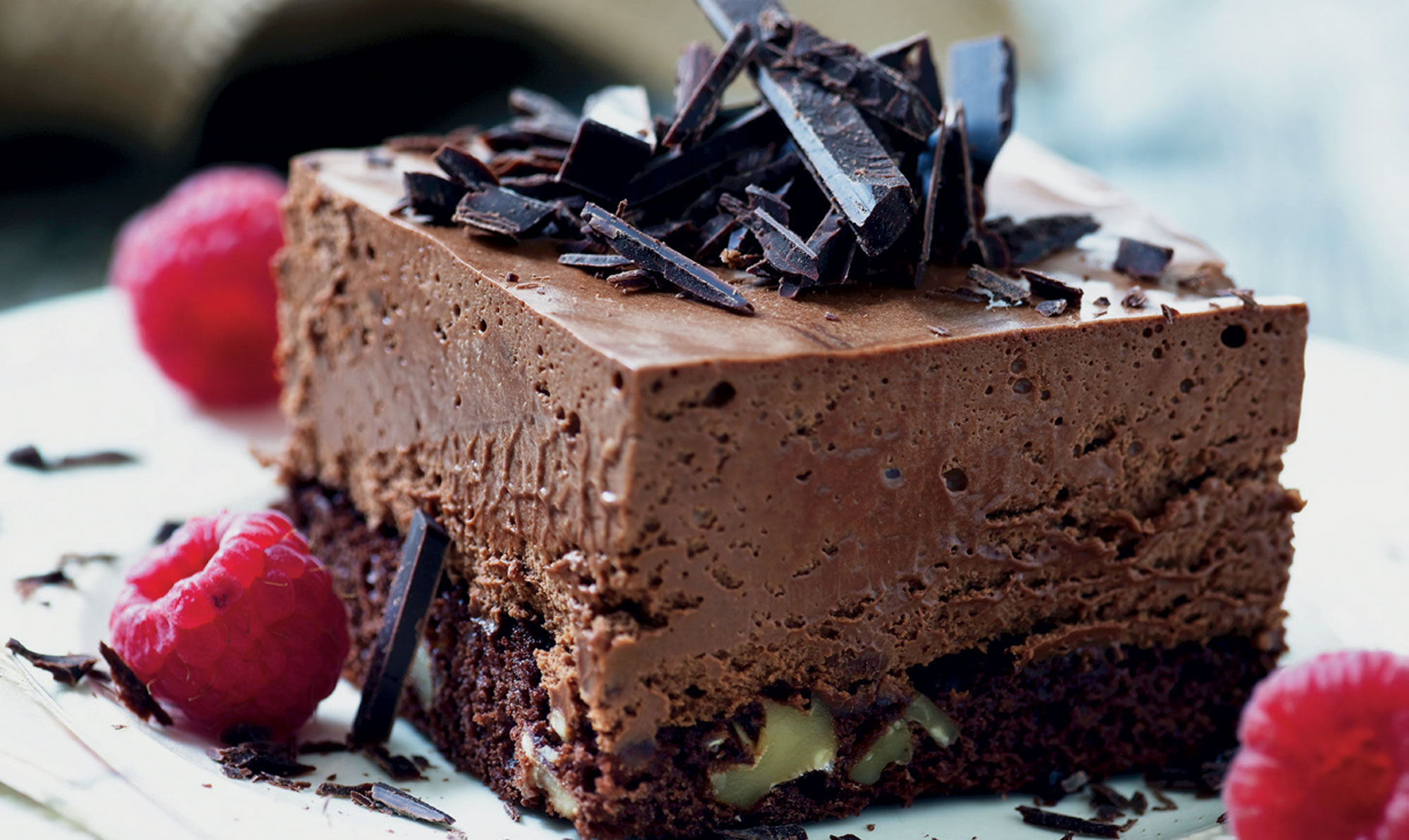 Chokolademousse med nøddebund