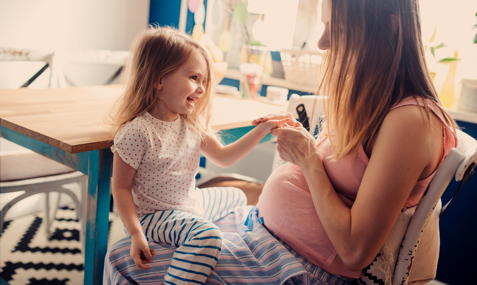 Oplever du, at kærligheden til dine børn er forskellig? Det er helt normalt, fortæller familiepsykolog Heidi Agerkvist. Søskende: Kan jeg elske nummer to lige så højt?