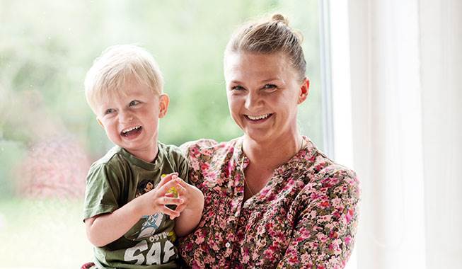 Malene har følt sig stemplet som dårlig mor, fordi hun har prioriteret sig selv over sin søn. Foto: Ida Schmidt, Maria Sattrup og Red Star Photo Mor-rollen