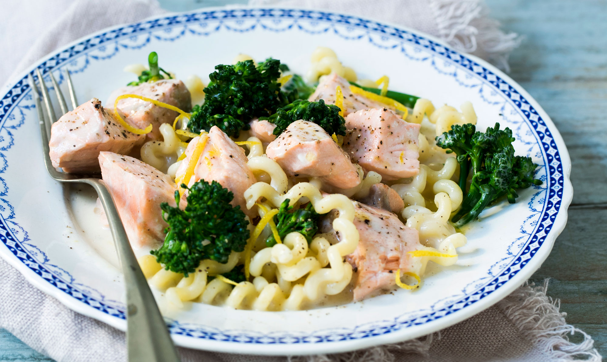 Lækker pastaret med laks. Pasta med laks og broccoli