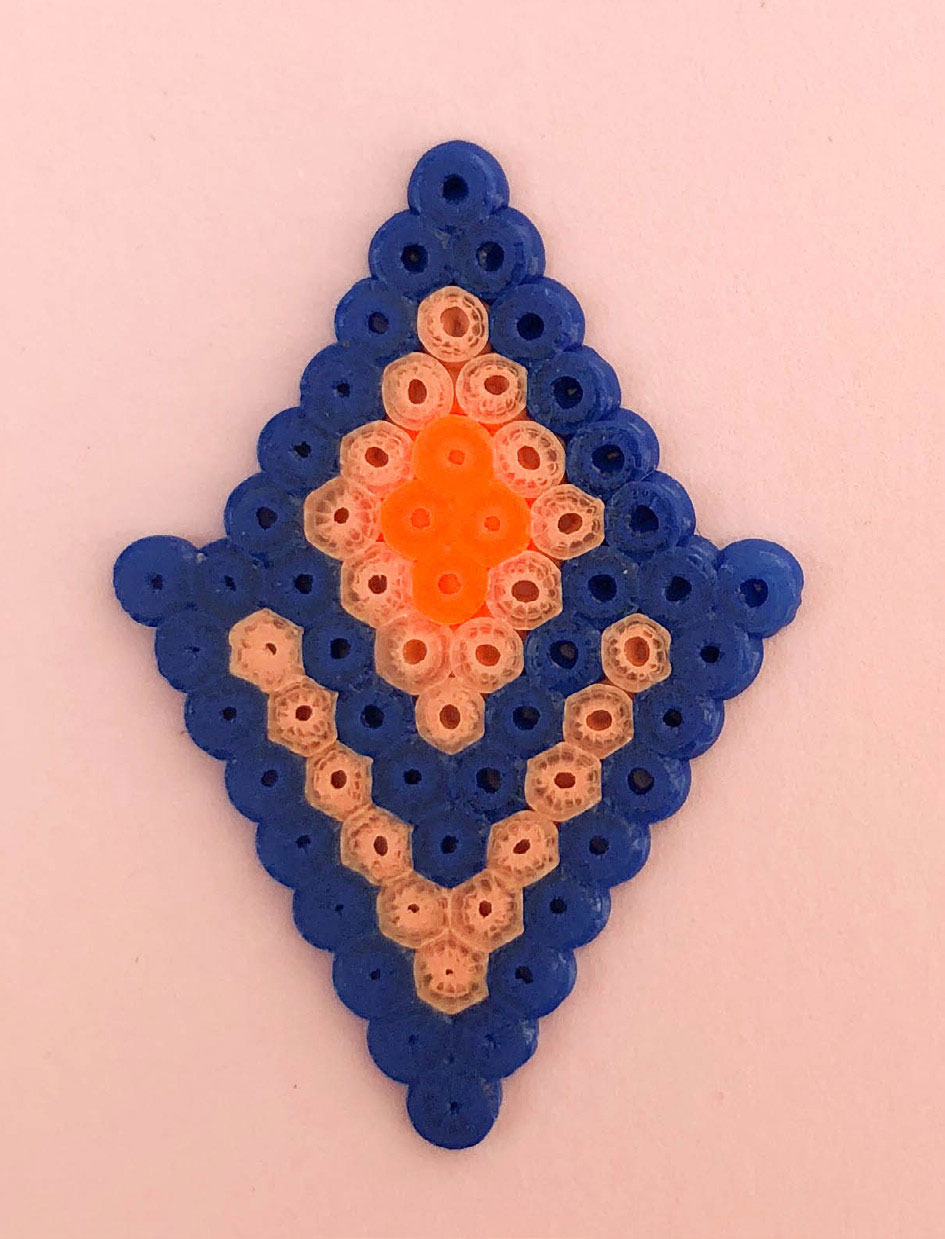 Ørestikker af hama perler