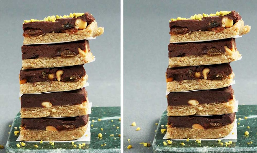 Raw kage med cashewnødder, dadler & mørk chokolade. Raw kage med nougat