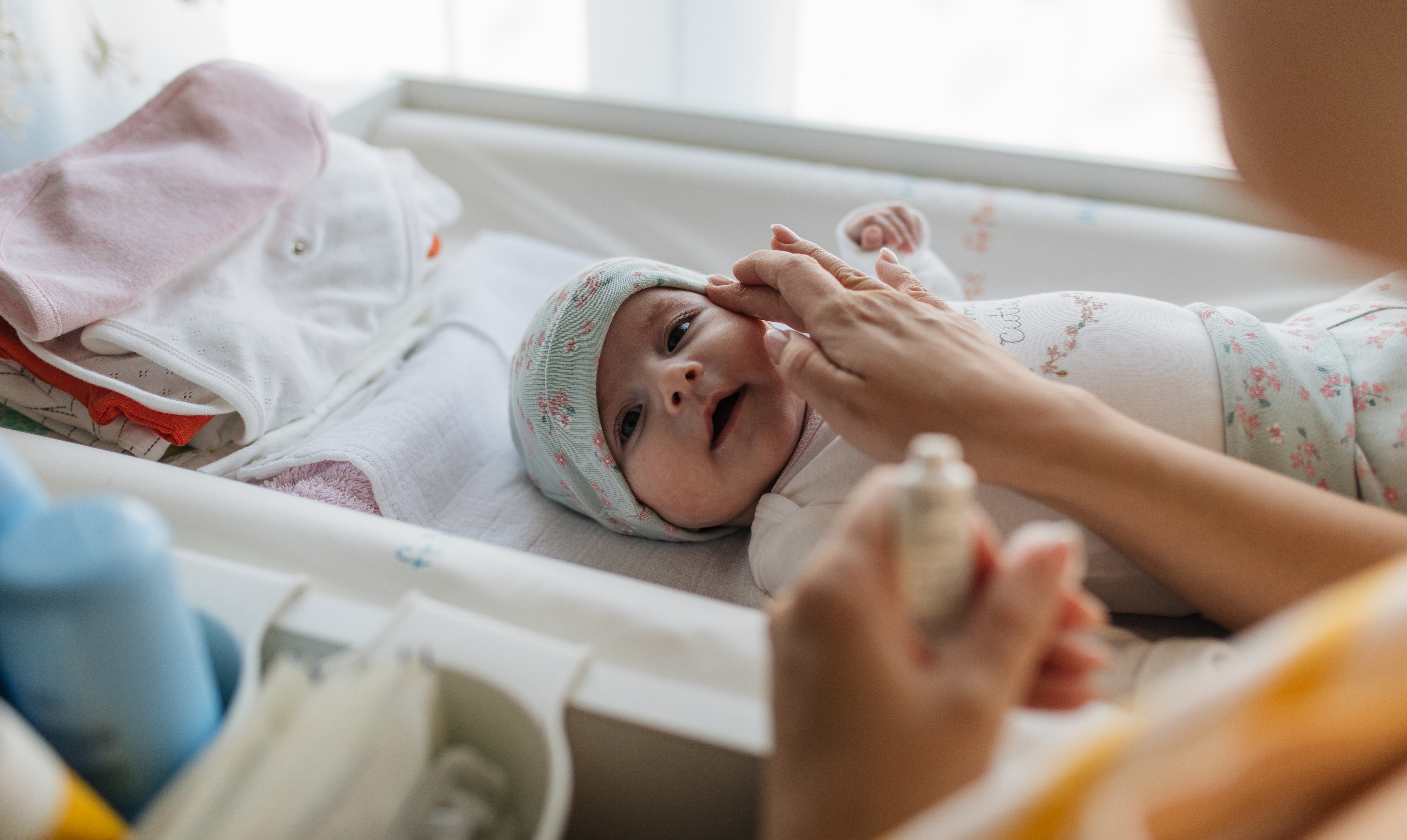 Har din baby arp? Få gode råd til at fjerne det her. Baby med arp