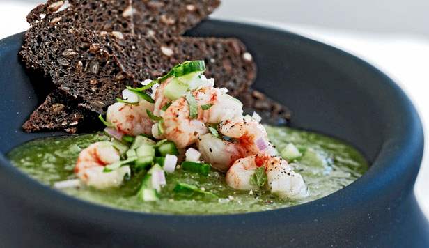 Melongazpacho med hummerhaler Opskrift på melongazpacho med hummerhaler