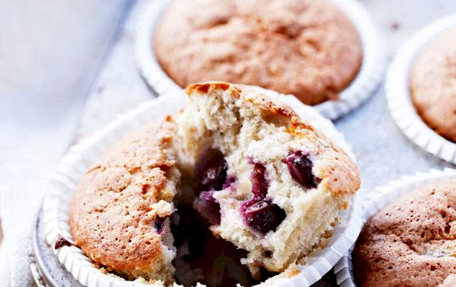 Banan- og blåbærmuffins Banan- og blåbærmuffins