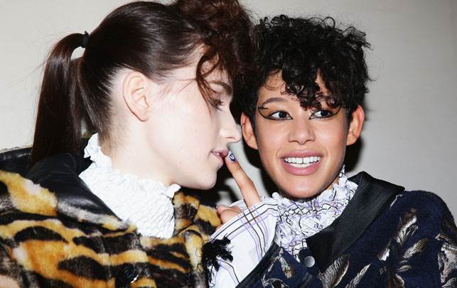 Backstage før Kenzos show 8. marts på modeugen i Paris AW16. Nyt designsamarbejde