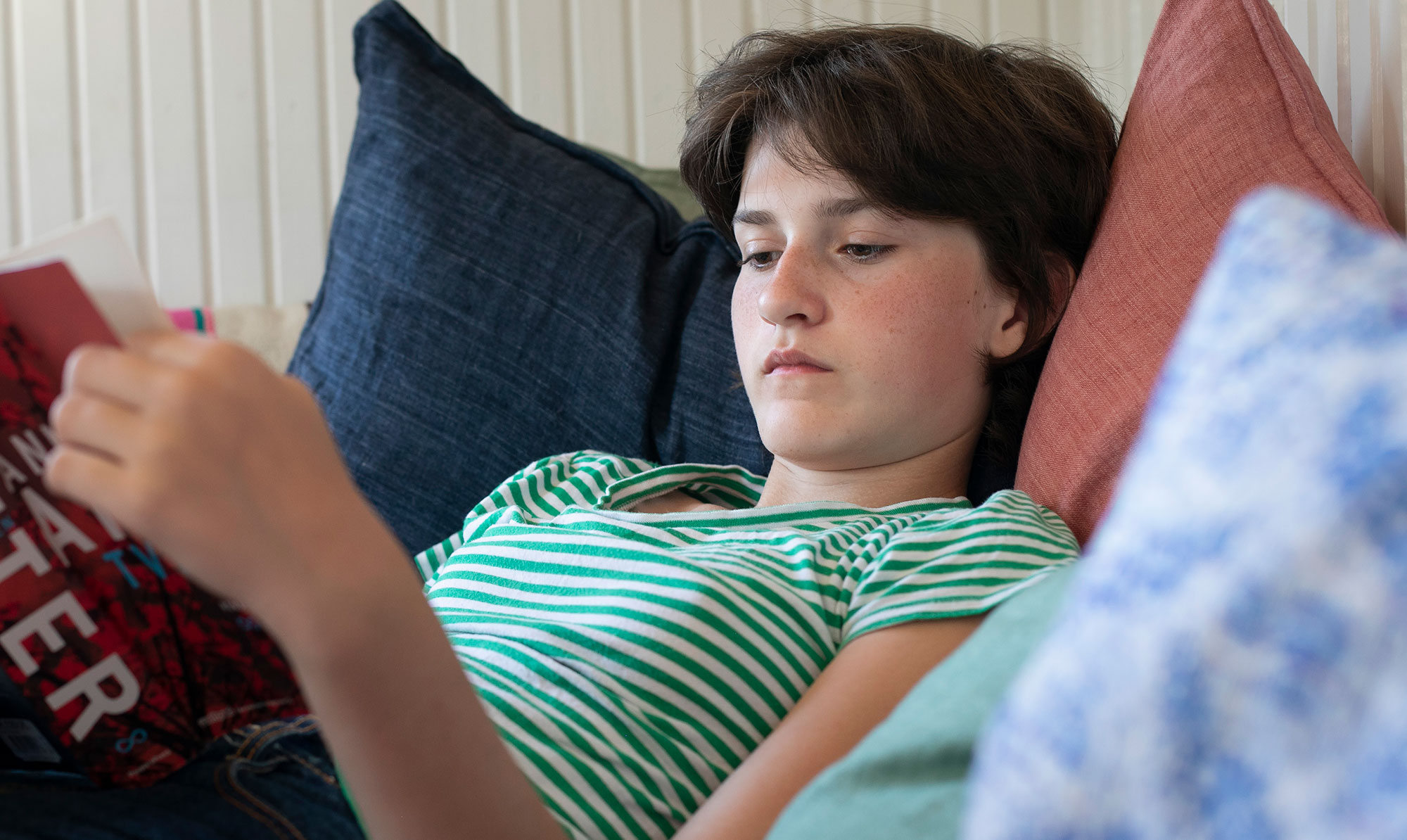 14-årige Vera Agis Larsen er en af de 8.klasseelever, der har frygtet for ikke at lære nok under coronakrisen: "Jeg synes, at det var svært at være overladt til sig selv." Ny undersøgelse: Hver tredje skoleelev er bekymret for, om de kan bestå folkeskolens afgangseksamen