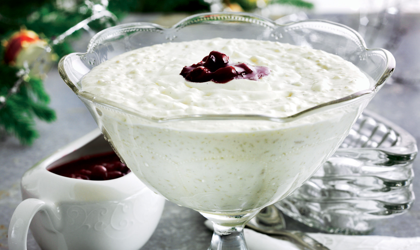Så er den lækre juledessert serveret. Hvem er heldig og får mandelgaven i år? risalamande