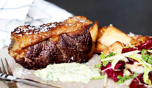 Sauce Bearnaise med boeuf og ovnbagte kartofler Opskrift på boeuf bearnaise med ovnbagte kartofler