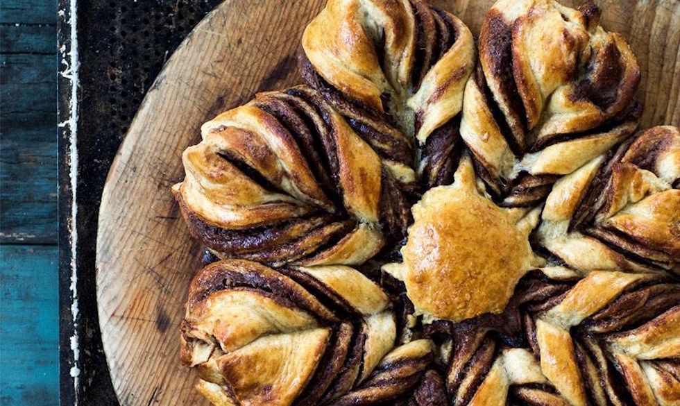 Flot hjemmebagt stjernebrød med nutella. Stjernebrød, nutella