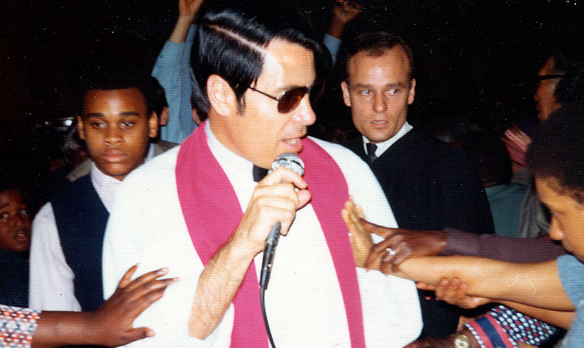Sektlederen Jim Jones fik 900 mennesker til at begå kollektivt selvmord i Guyanas jungle. Jim Jones Jonestown
