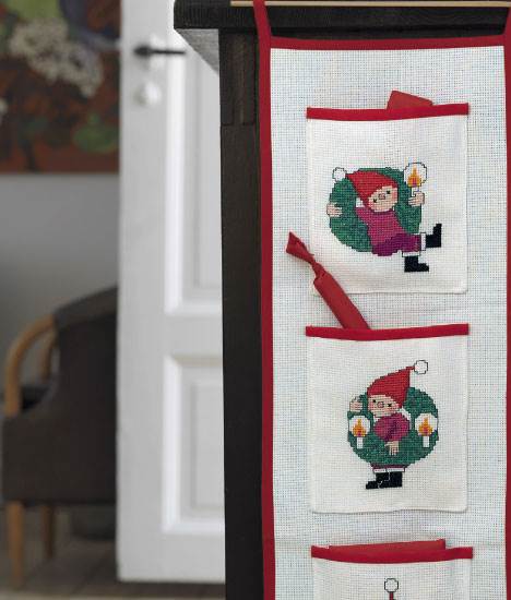 Julebroderi: Adventskalender med nisser og kranse fra Hjemmet