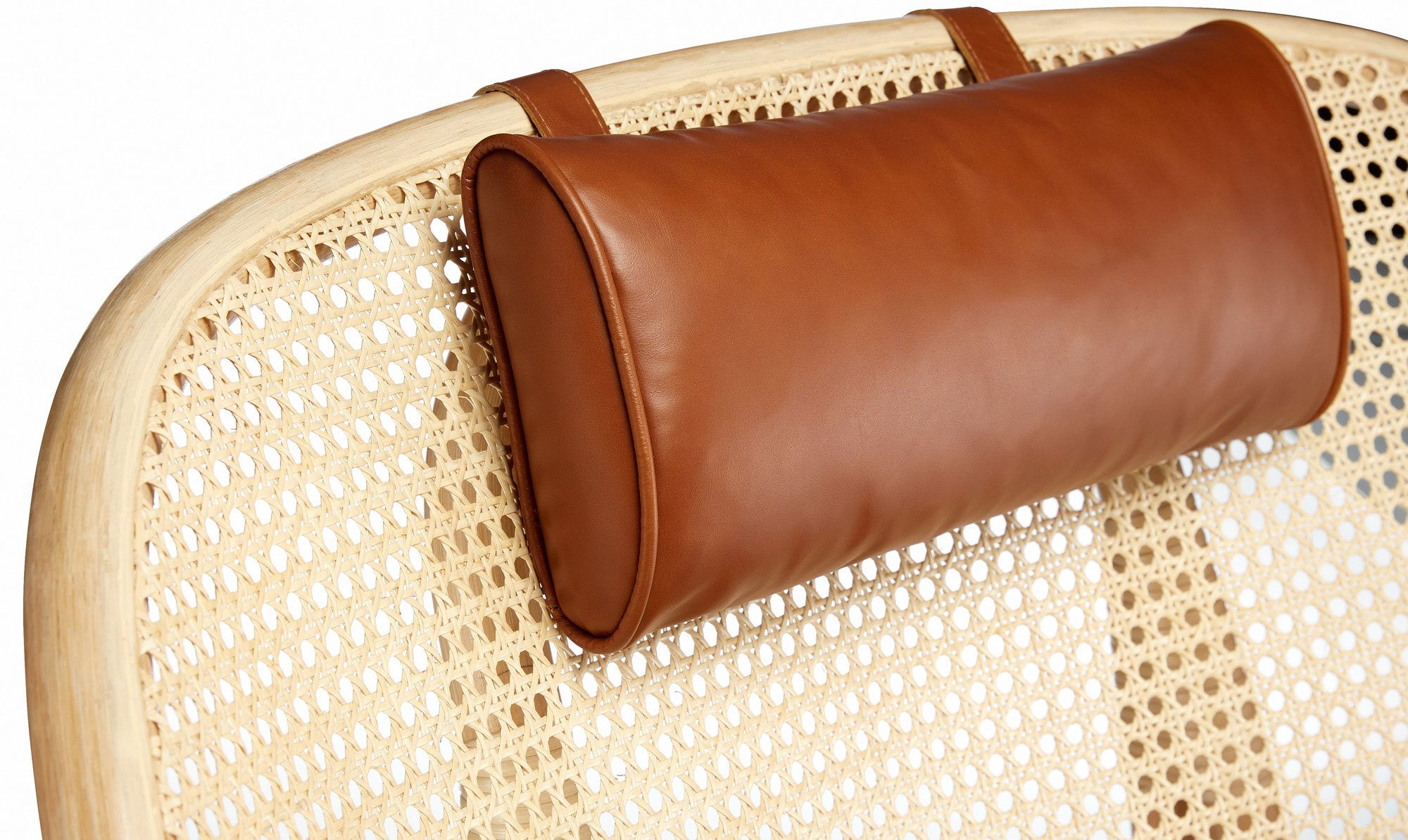 Nomad Chair er en genfortolkning af den klassiske kurvstol. Nomad Chair fransk flet