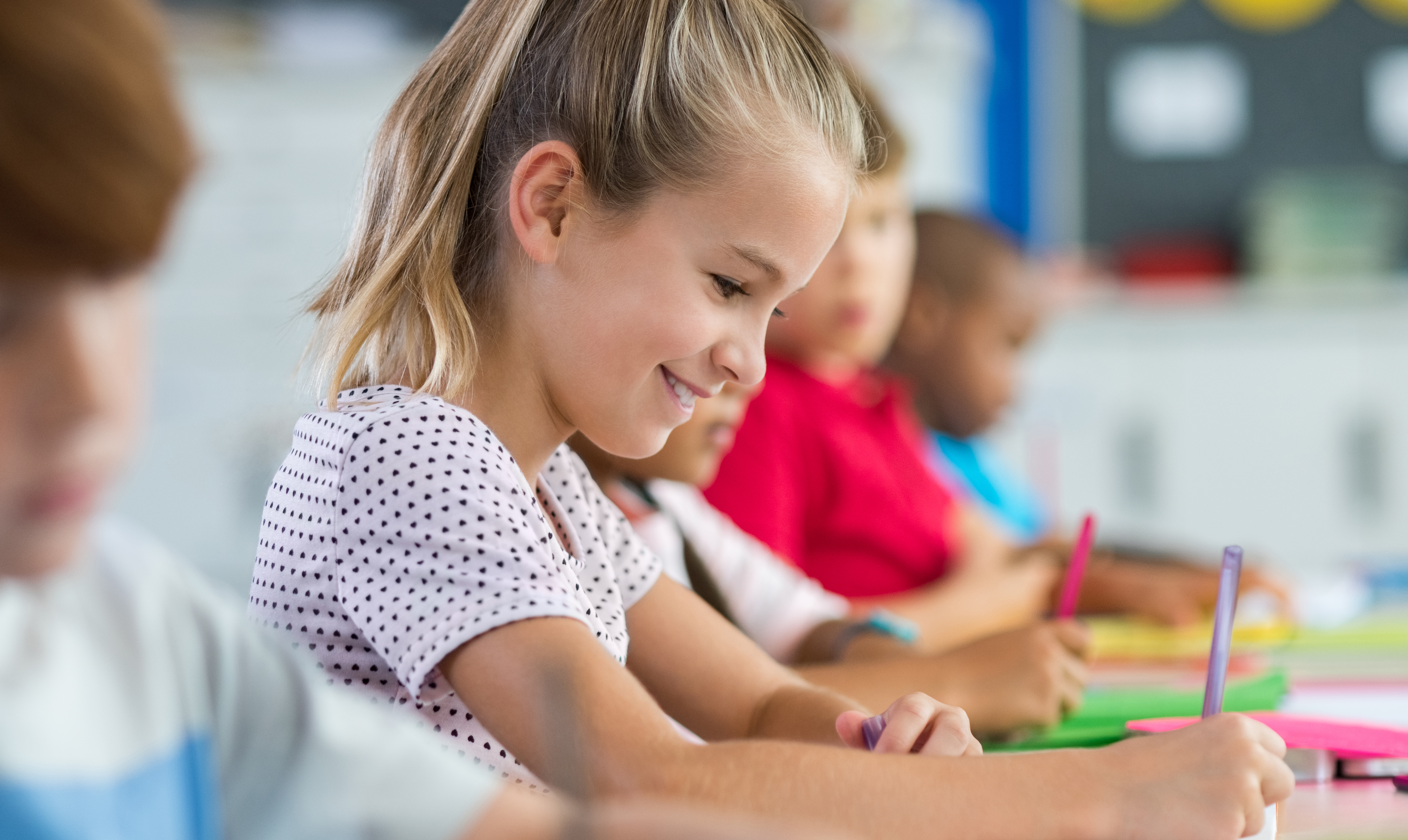 Det kan være nervepirrende, når junior skal skifte legepladsen ud med skolebænken. Skolestart