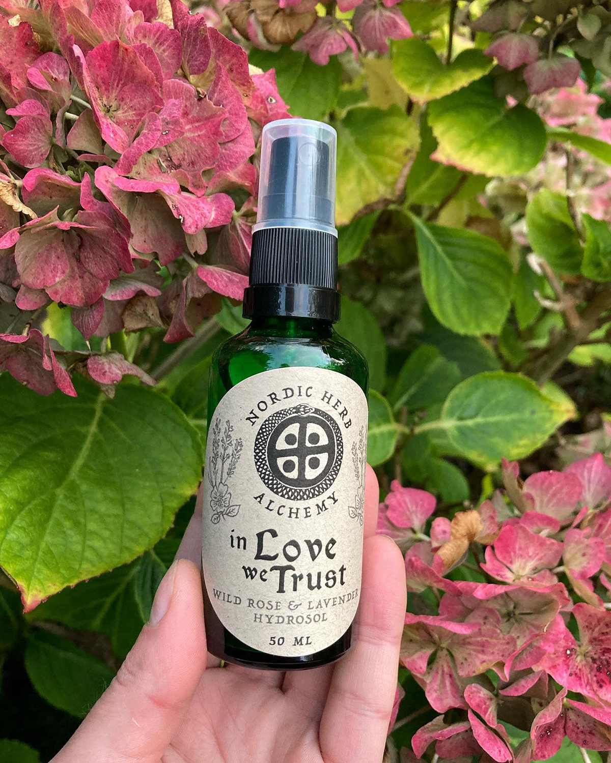 In Love We Trust Hydrosol fra NORDIC HERB ALCHEMY