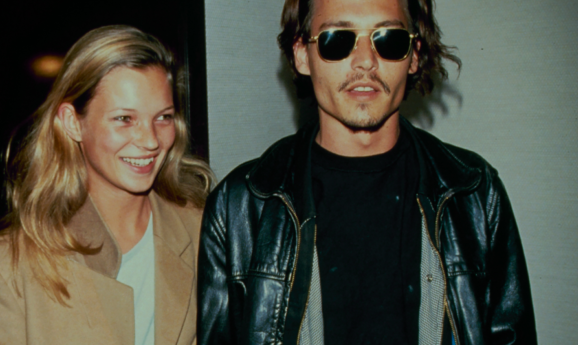Back to beige. Kate Moss og Johnny Depp klædte hinanden dengang i 90’erne. Vi håber på en reunion. Kate Moss og Johnny Depp