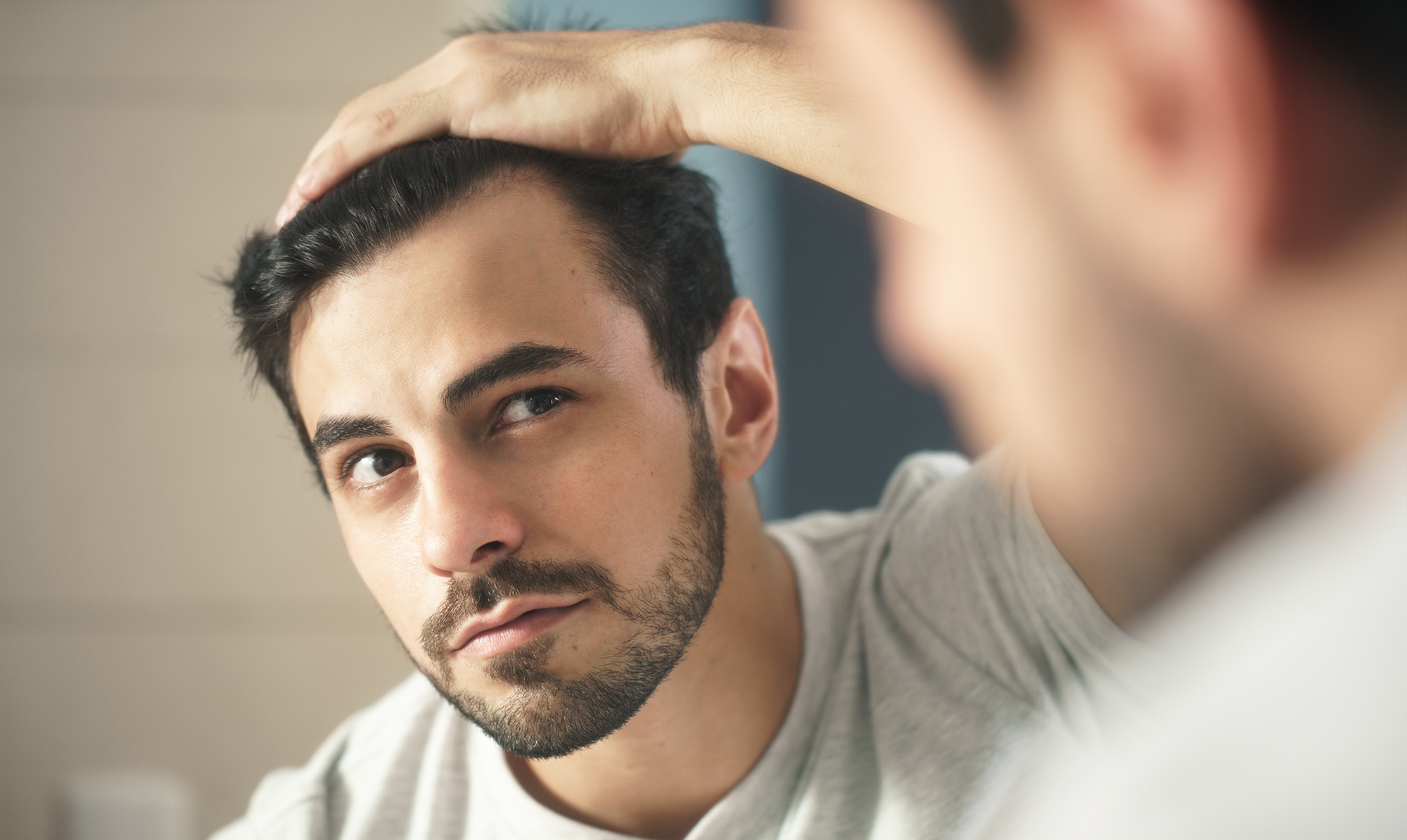 Denne artikel er sponsoreret af: Toftild, Scandinavian Biolabs, Nutra Q, Novohair, Marguerit Consult, Mammut Hair Products, illuhair & Cutis Clinic Aarhus Tynd i toppen? Sådan holder du hårtabet på afstand
