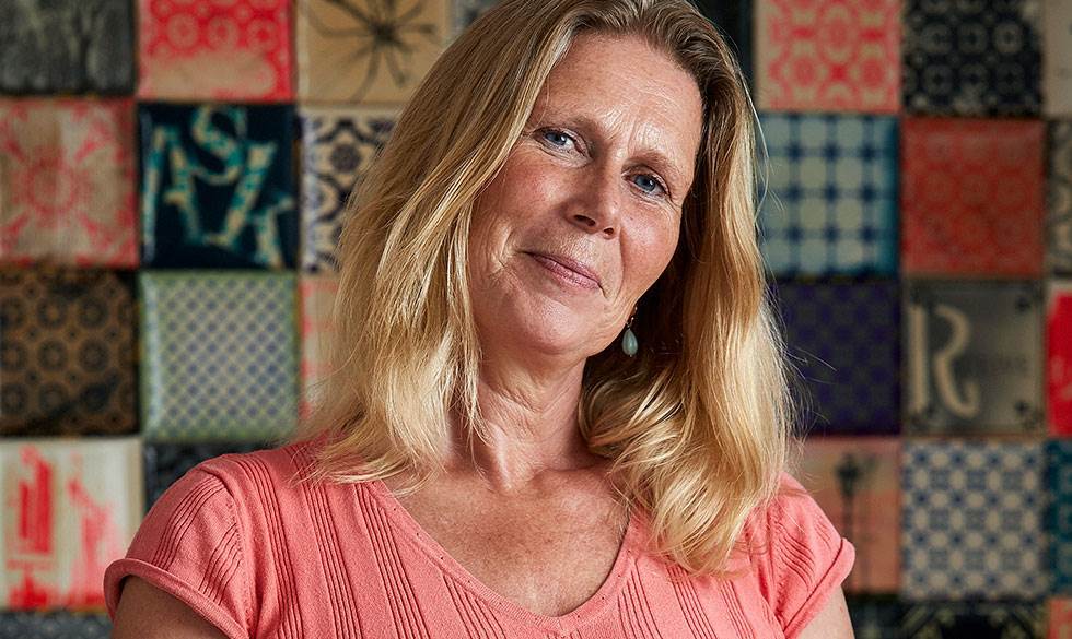 Anne-Marie faldt pladask for en mand, der ved første øjekast virkede perfekt. Da hun kom tættere på, viste det sig, at hun var kommet i kløerne på en narcissist. Forelsket i en narcissist