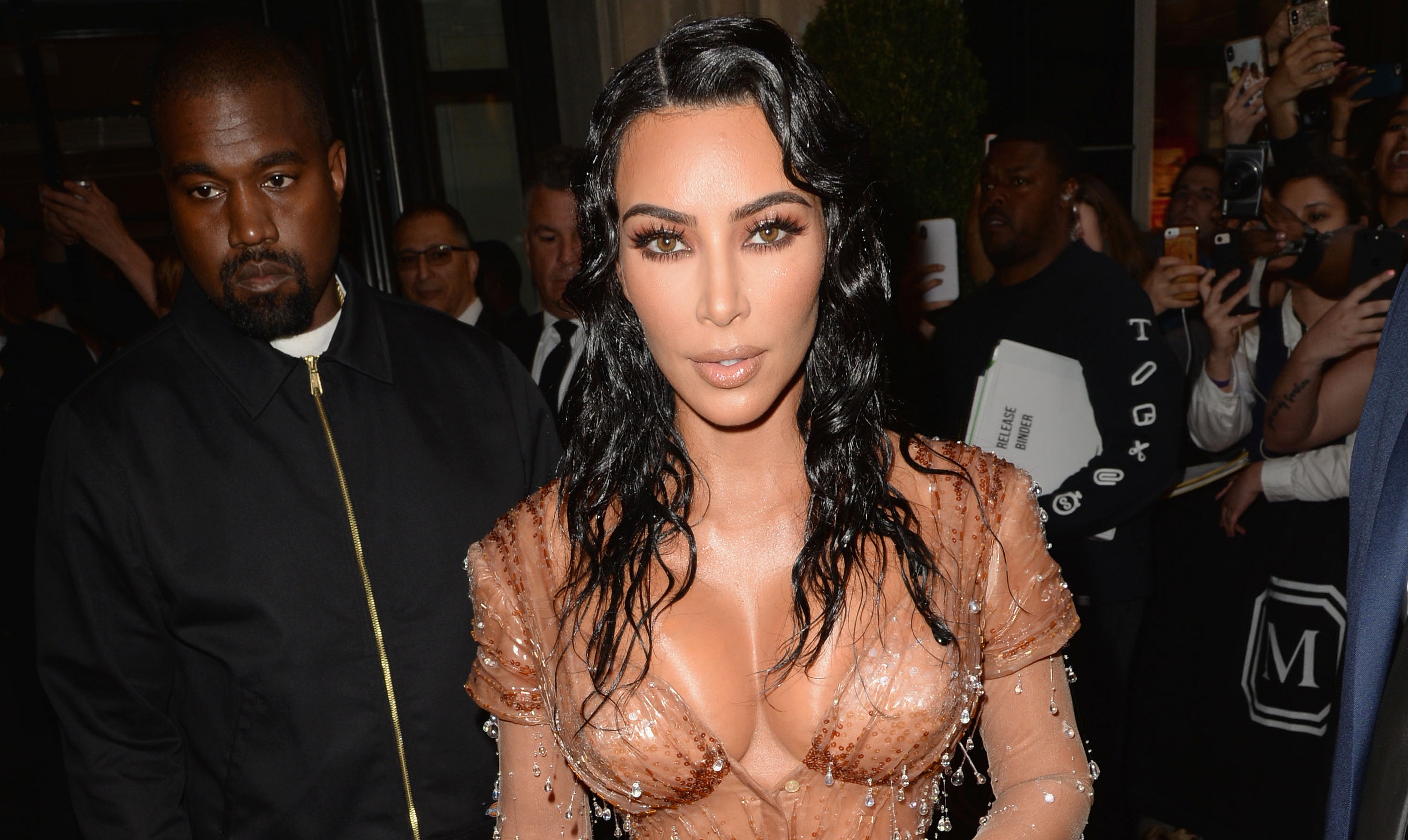 Kim Kardashian siger selv, at navnet på shapewear-kollektionen blev valgt ud fra de "bedste intentioner". Kim Kardashian Kimono
