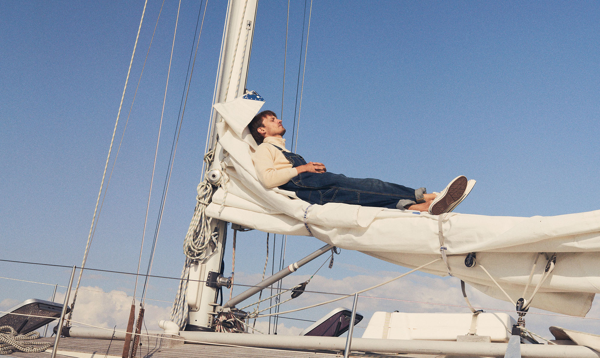Styling: Agnes Buch. Modeassistent: Sofie Behrendsen. Grooming: Mads Stig. Model: Eddie Klint/Le Management. Modeserie