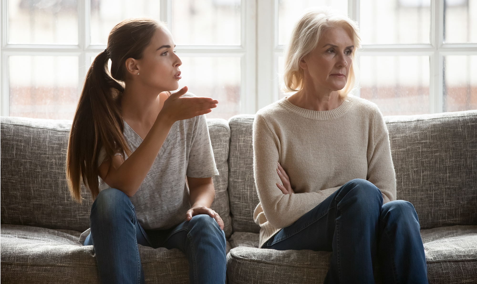 Min mor og søster er fordømmende, fordi jeg har valgt mig selv til og mit ægteskab fra. Hvad gør jeg? Det tager Vibeke Dorph stilling til. Vibeke Dorph
