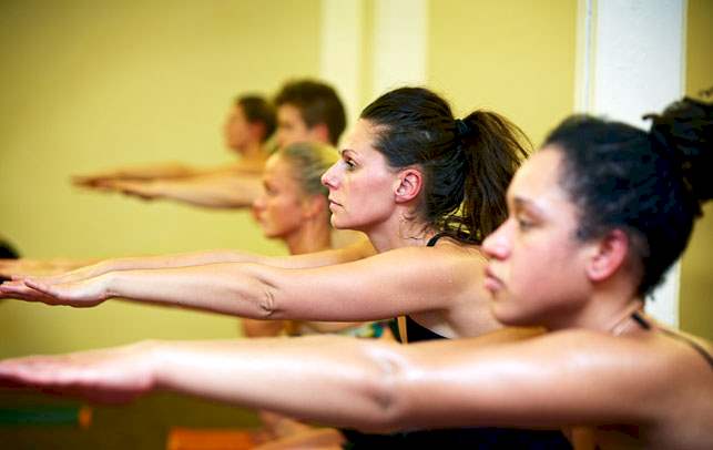Sundhedsredaktør Marie Kaufholz har kastet sig over den berømte Bikram Challenge. Bikram yoga