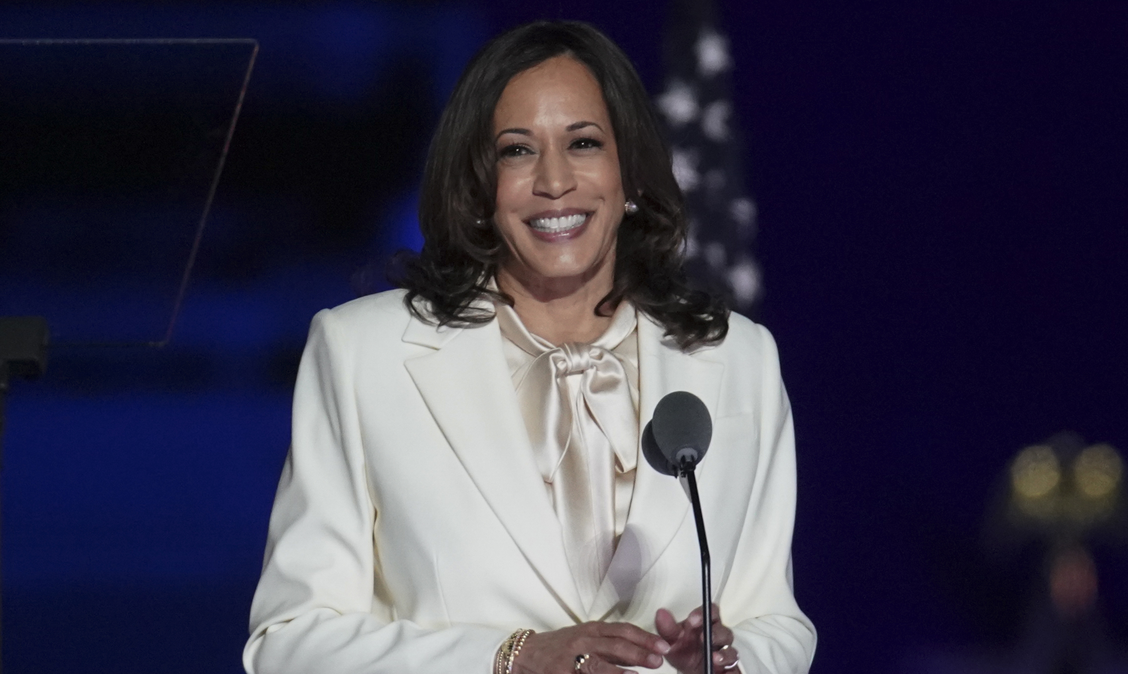 Kamala studerede jura på Howard, som kaldes de sortes Harvard. Det var her i begyndelsen af 80’erne, hendes politiske identitet begyndte at tage form. Kamala Harris