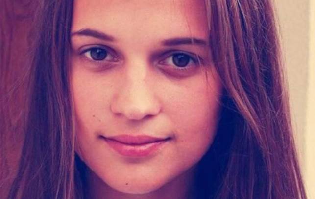 25-årige Ava har mange spørgsmål til sine mandlige matches på Tinder. Fælde på Tinder
